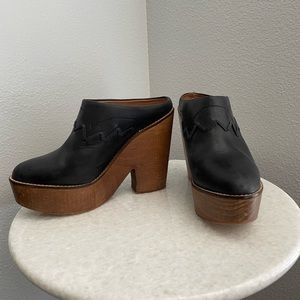 Free People bootie clogs